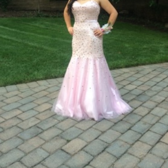 Dress - Picture 1 of 3